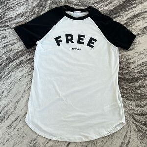 LulaRoe Axel Top Black /White Small